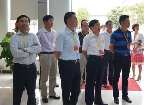 南城区人大代表考察东莞钜大电子商务工作