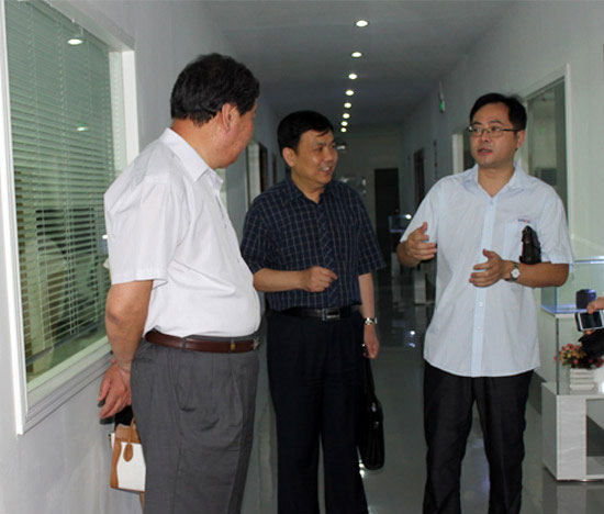 清华大学戴猷元副秘书长莅临我司参观指导